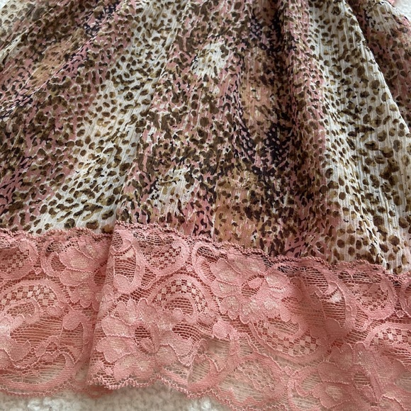 Dizzy Lizzy Sheer Top - Picture 3 of 5